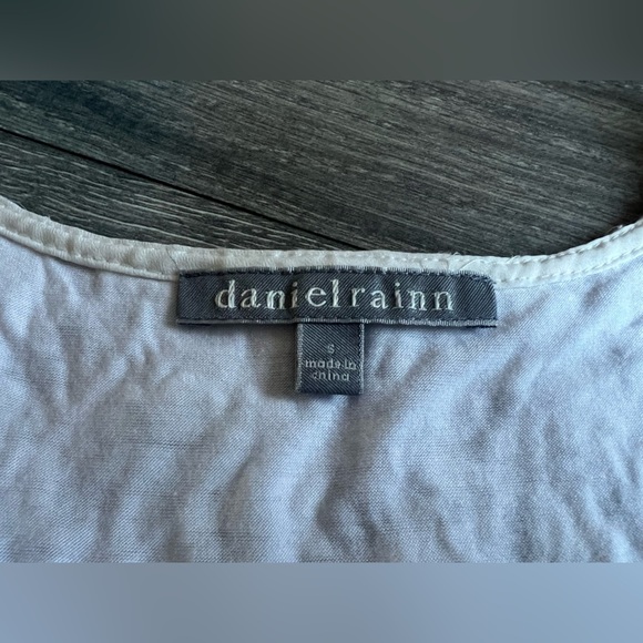 Daniel Rainn Jorgensen Crochet Overlay Sleeveless Shift Top in White. Size S - Picture 7 of 12